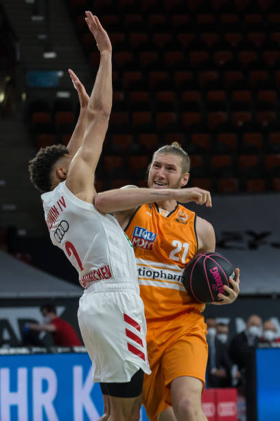 红魔锋线的 红魔锋线的