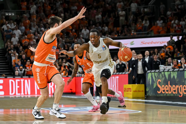 前锋市场的 前锋市场的