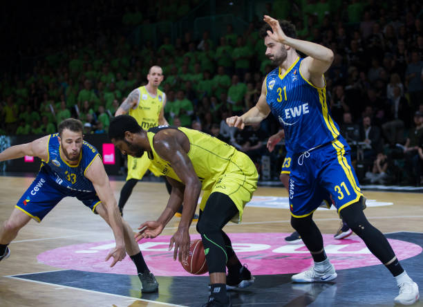 部禁赛一个 部禁赛一个