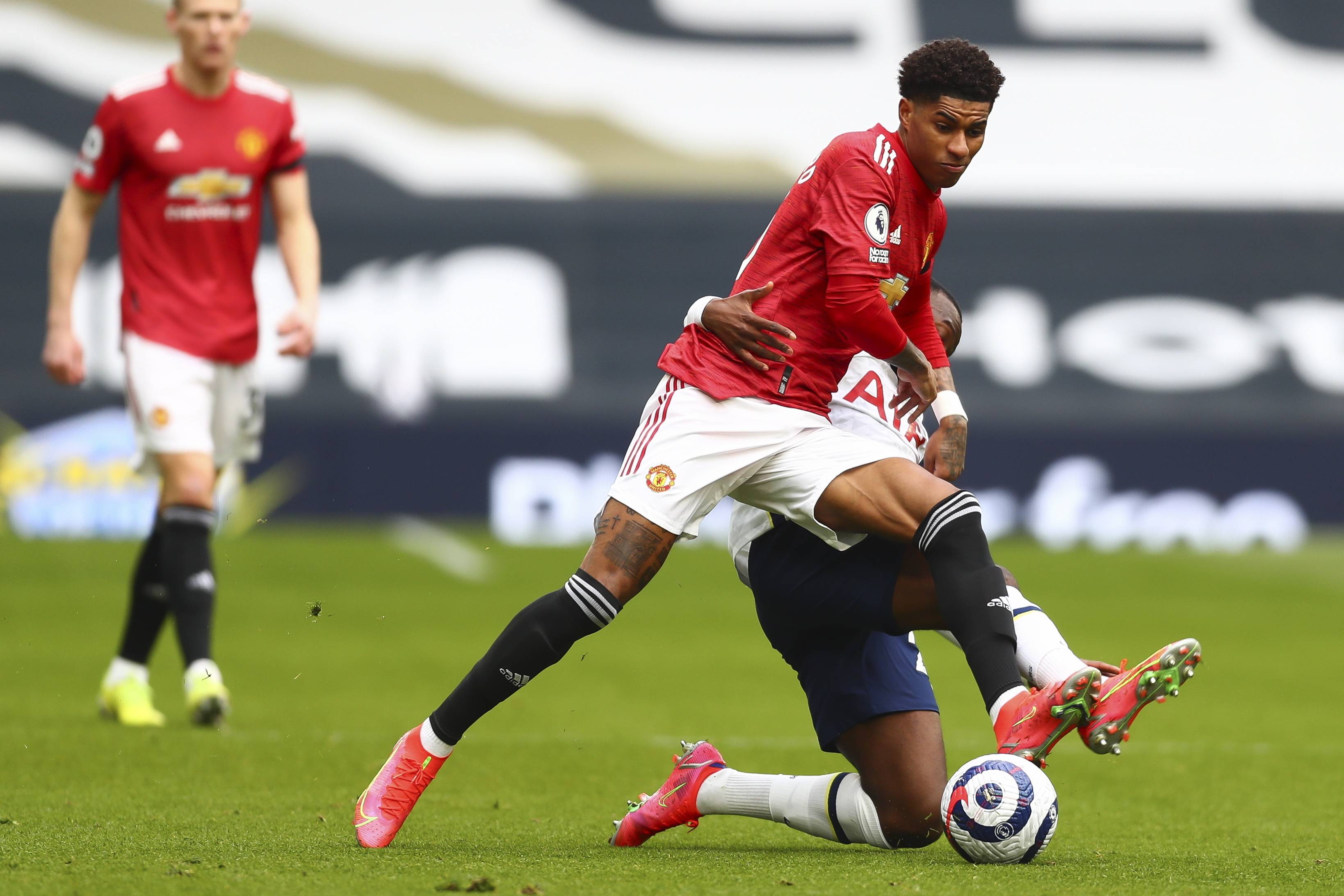 而邱彪的 而邱彪的