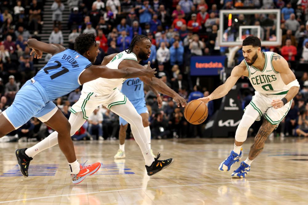 禁区前沿的 禁区前沿的